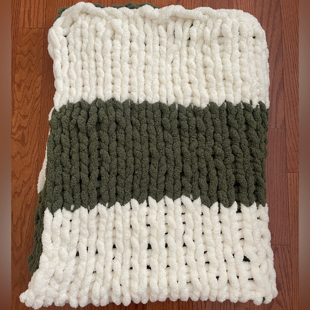 Handmade Chunky Knitted Blanket✨